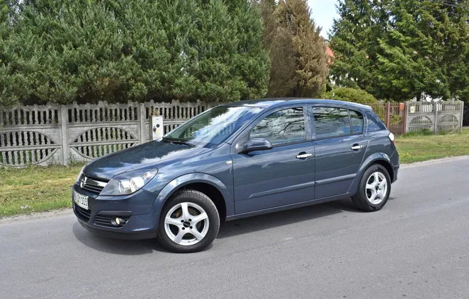 Opel Astra cena 11900 przebieg: 194000, rok produkcji 2006 z Zgierz małe 497